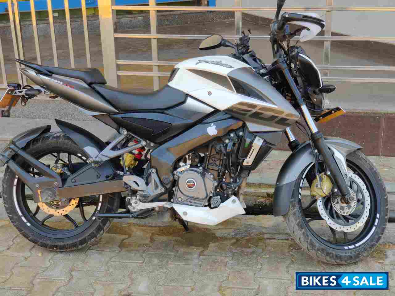 Bajaj Pulsar 200 NS ABS
