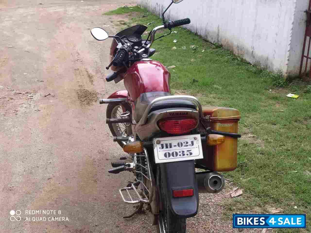 Red Yamaha Libero G5