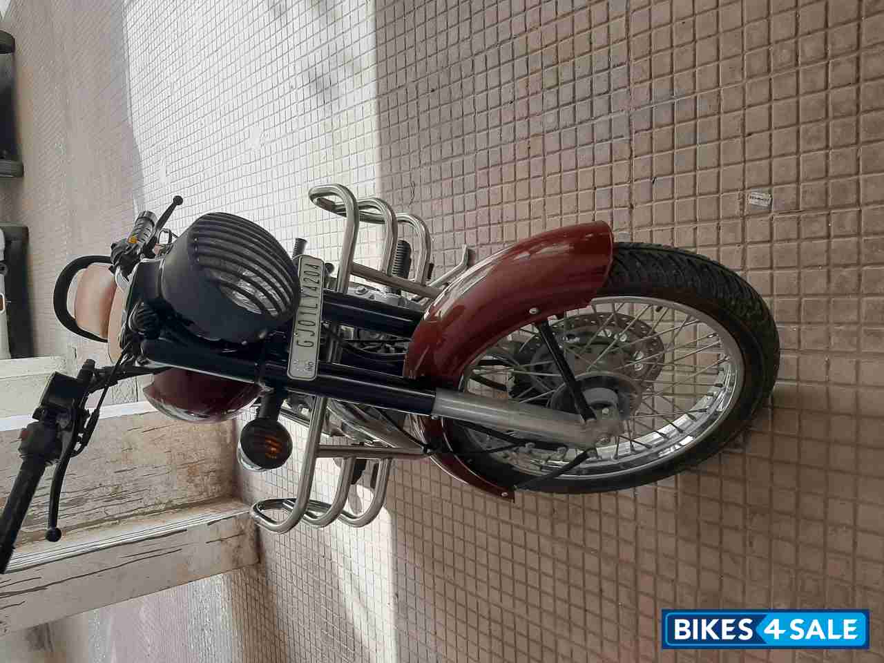 Chestnut Royal Enfield Classic 350