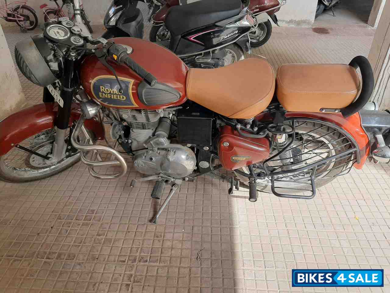 Chestnut Royal Enfield Classic 350 Chestnut Royal Enfield Classic 350