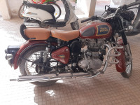 Chestnut Royal Enfield Classic 350