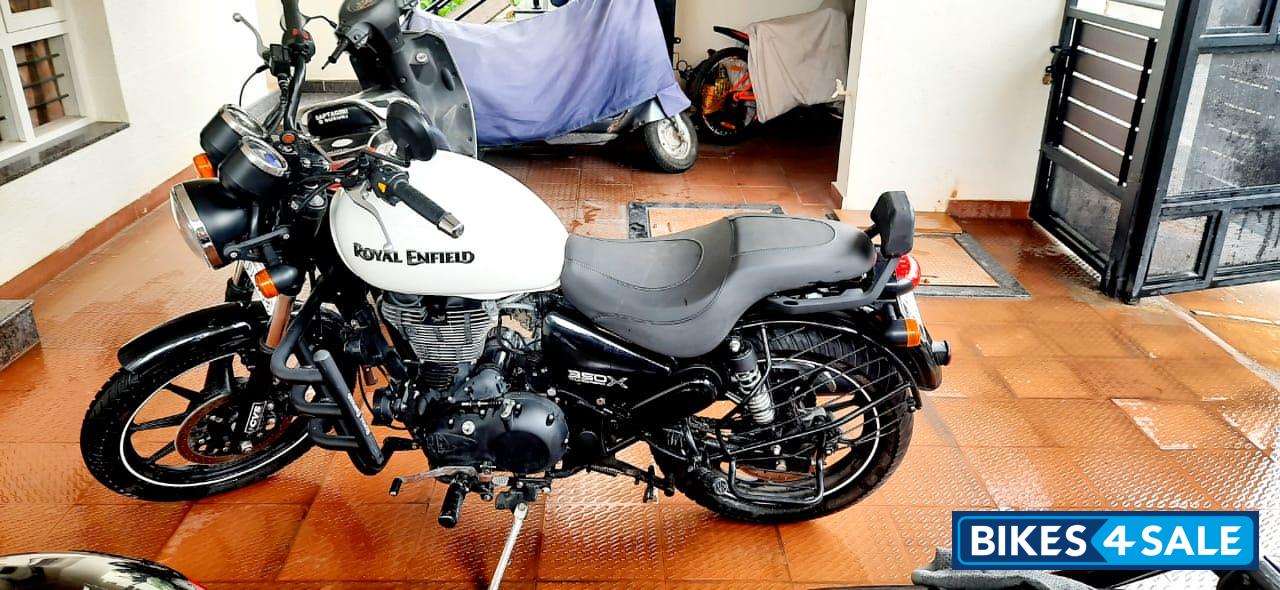 White Royal Enfield Thunderbird X 350