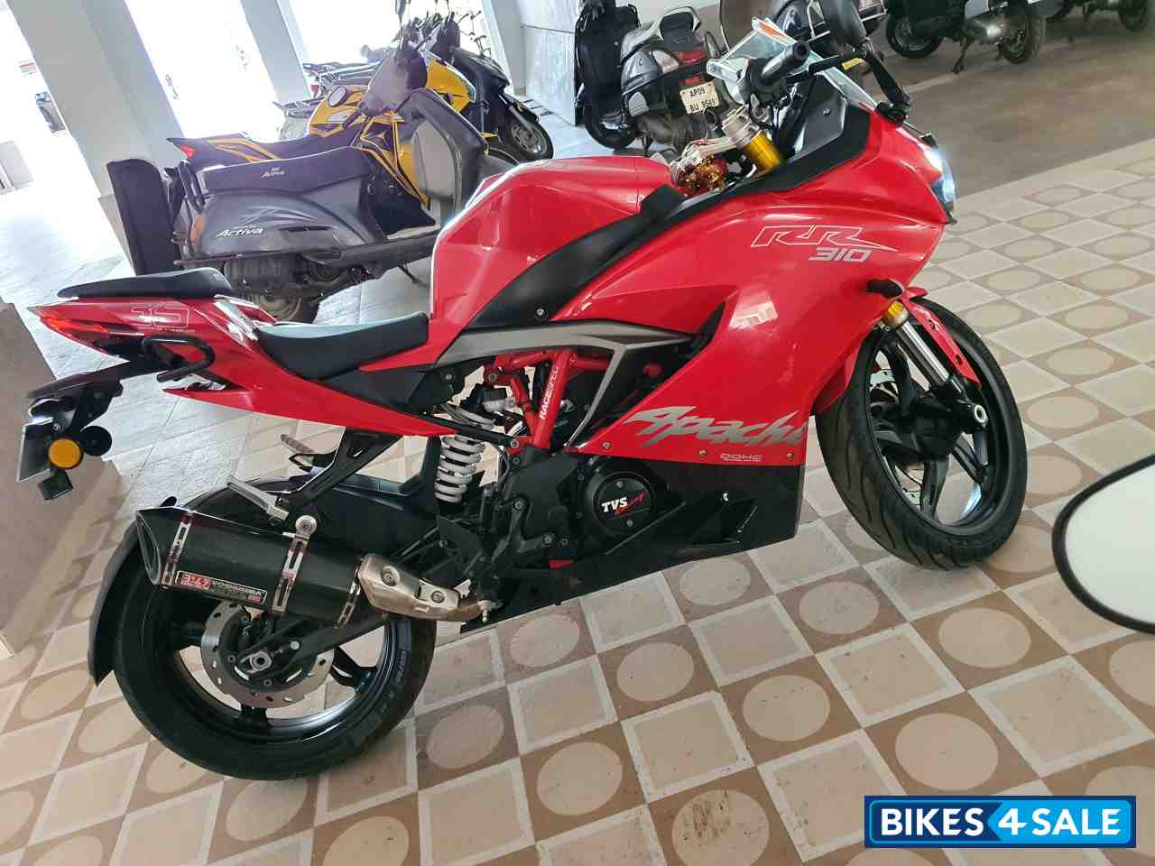 Red TVS Apache RR 310