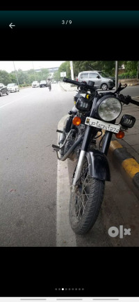 Royal Enfield Classic Stealth Black