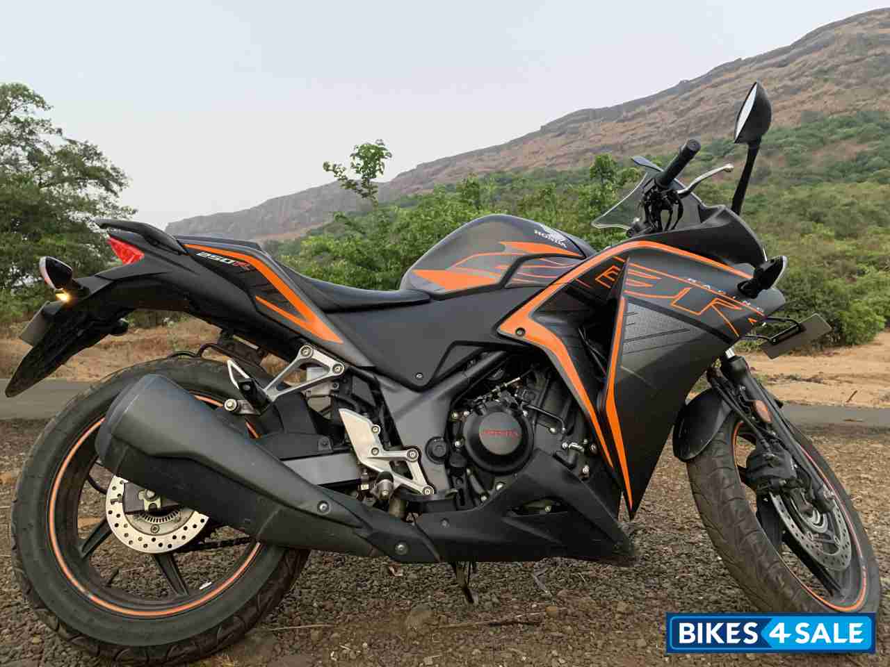 Black Metal Grey Honda CBR 250R ABS