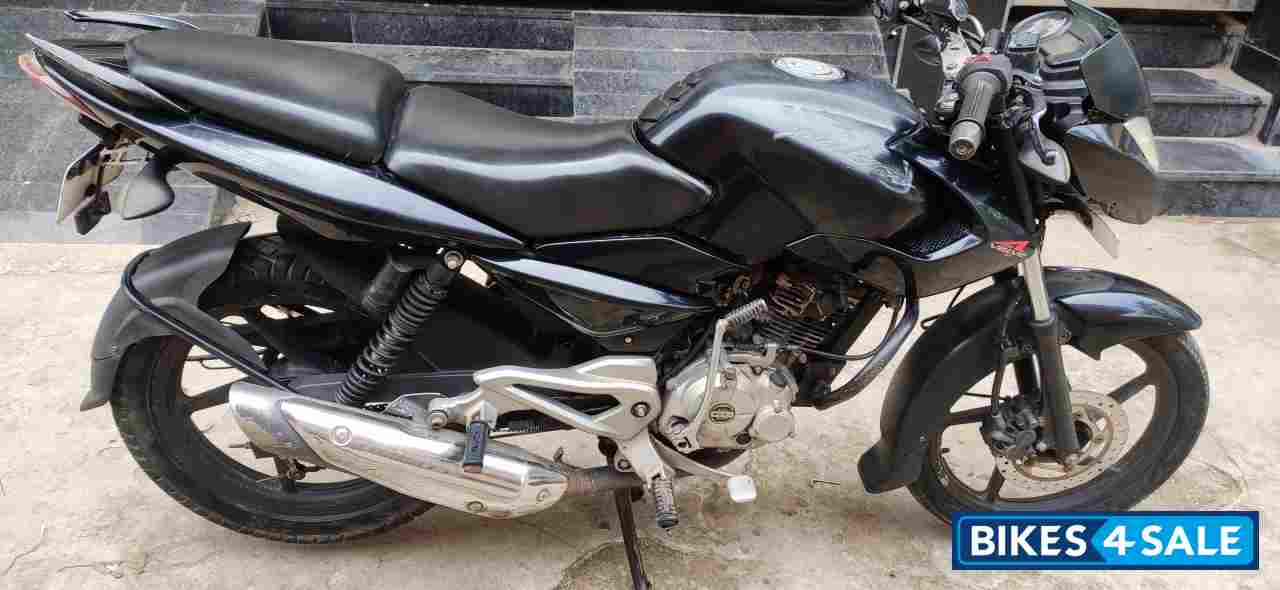 Black Bajaj Pulsar 135LS