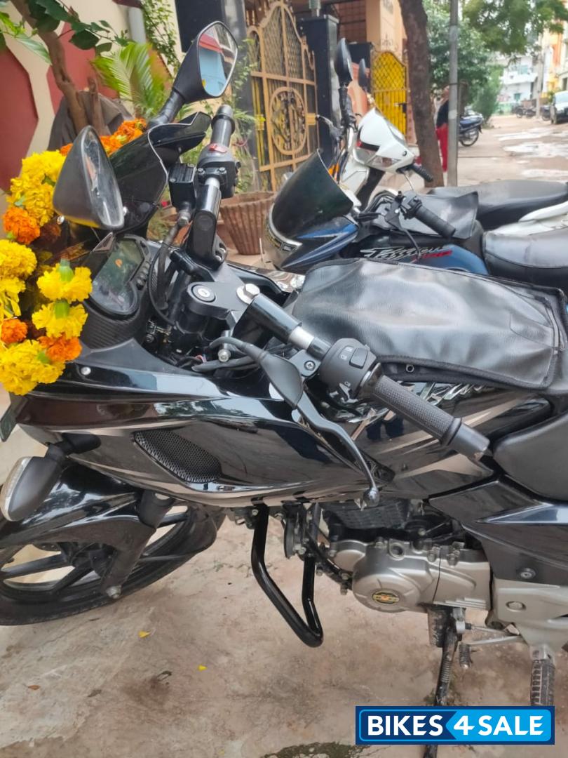 Bajaj Pulsar 220 DTSi