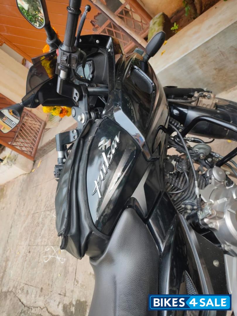 Bajaj Pulsar 220 DTSi