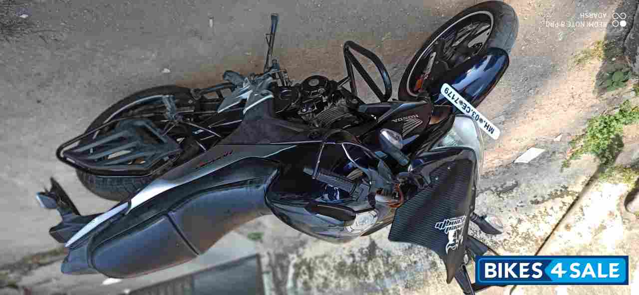 Pearl Blue Honda CB Hornet 160R