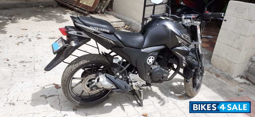 Yamaha FZ FI V2
