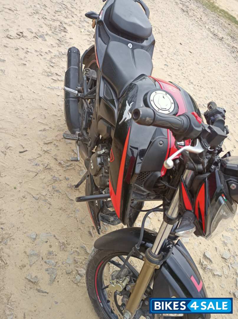 Black & Red TVS Apache RTR 200 4V Race Edition 2.0