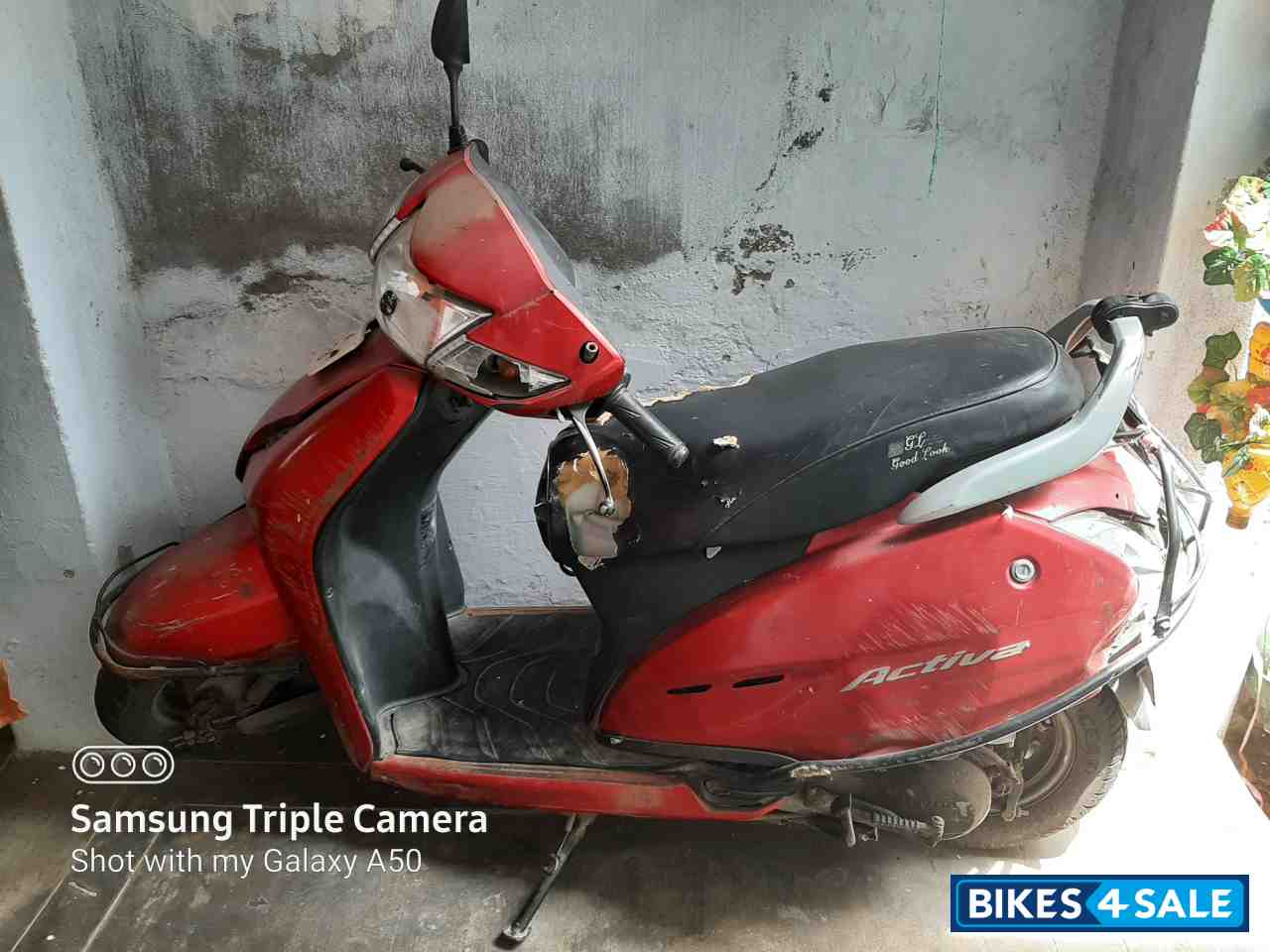 Red Honda Activa