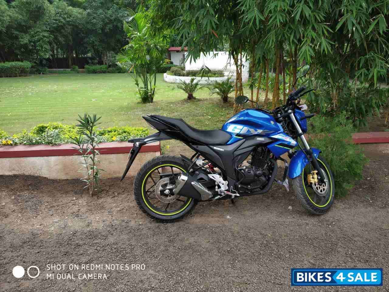 Triton Blue Suzuki Gixxer 150