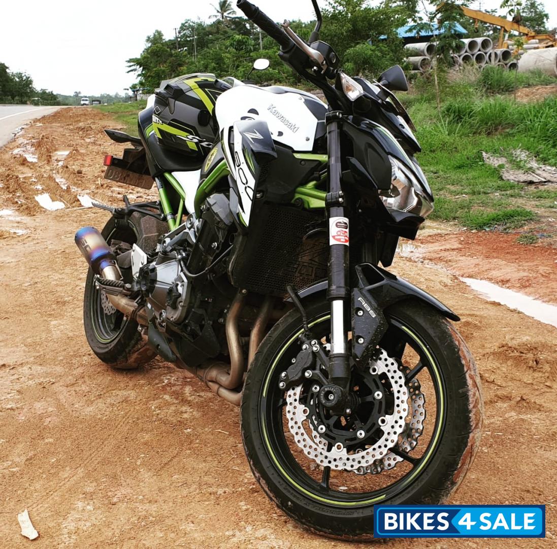 White Kawasaki Z900 ABS