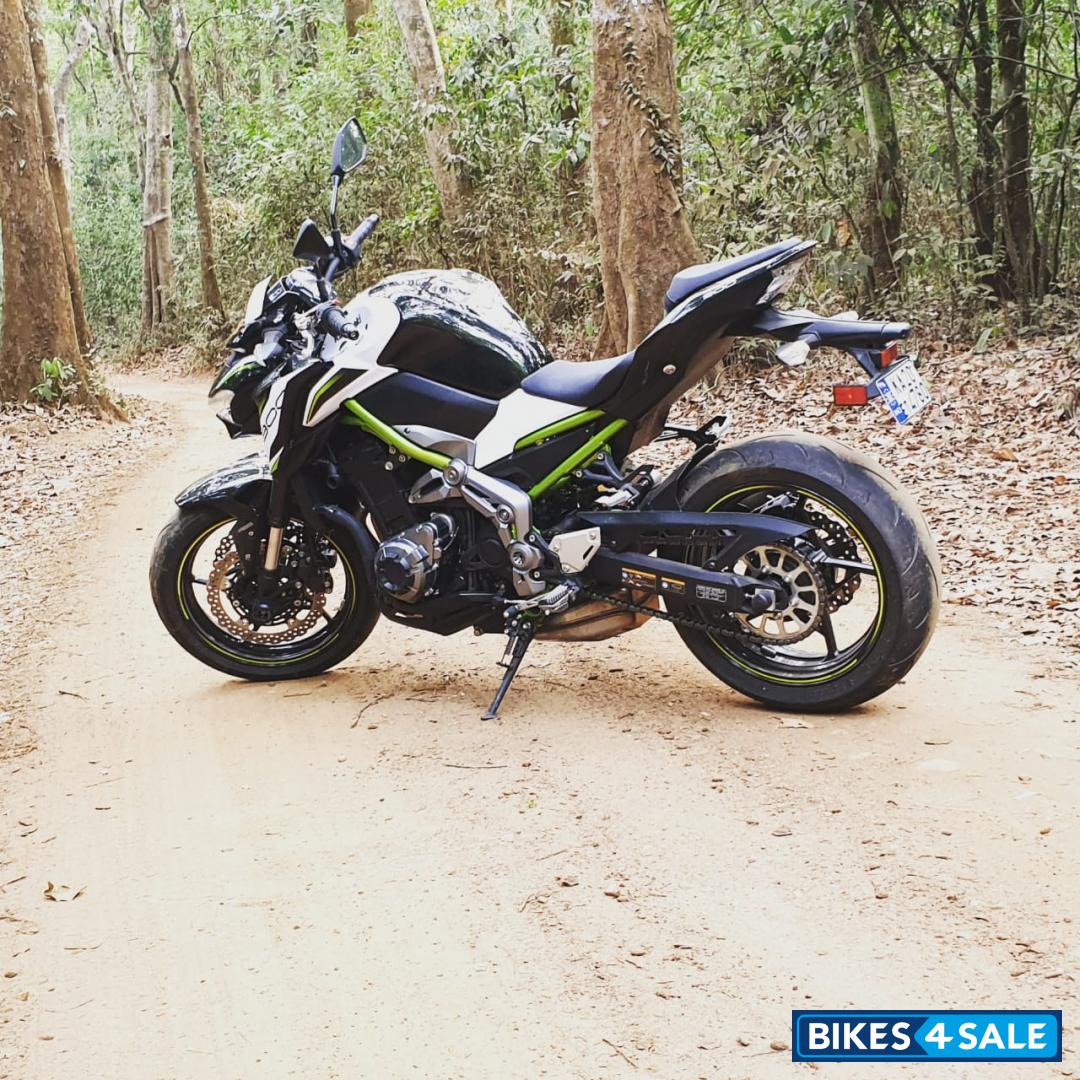 White Kawasaki Z900 ABS