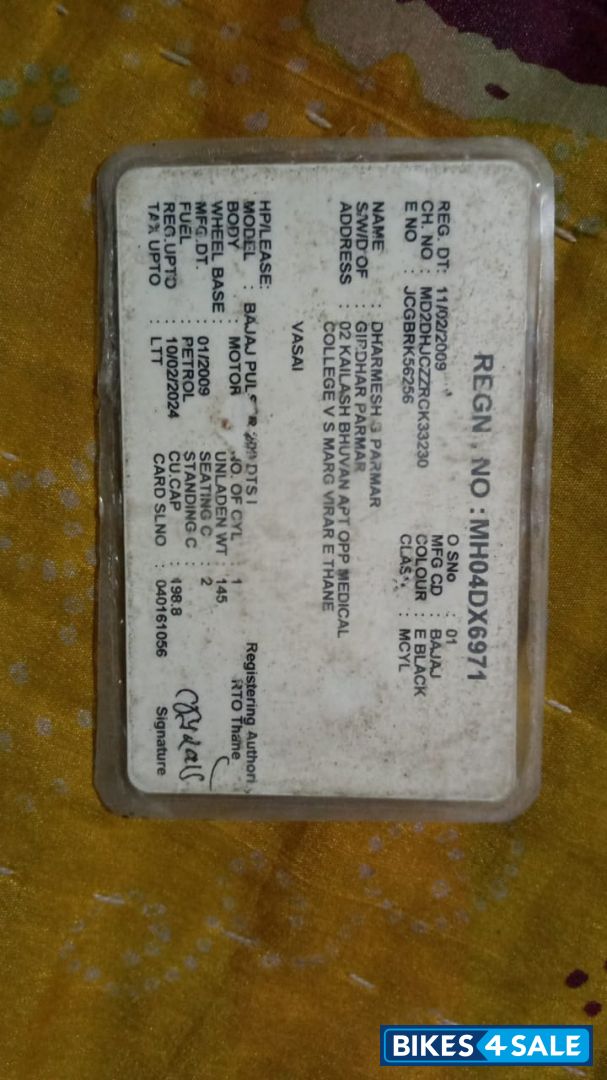 Black Bajaj Pulsar 200 DTSi