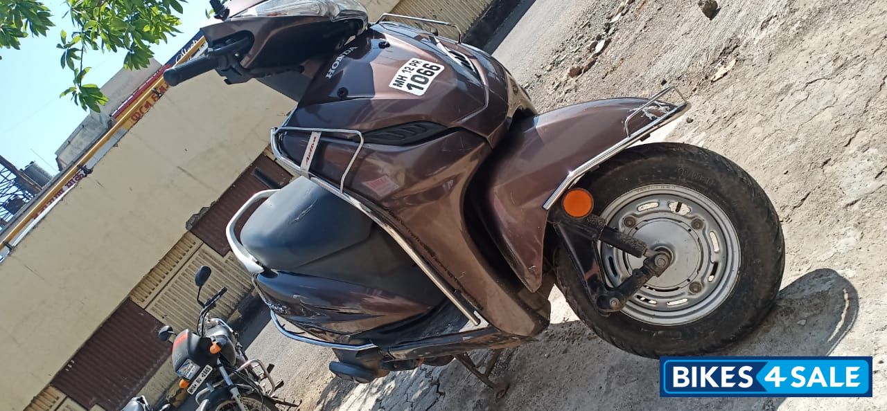 Golden Honda Activa 4G