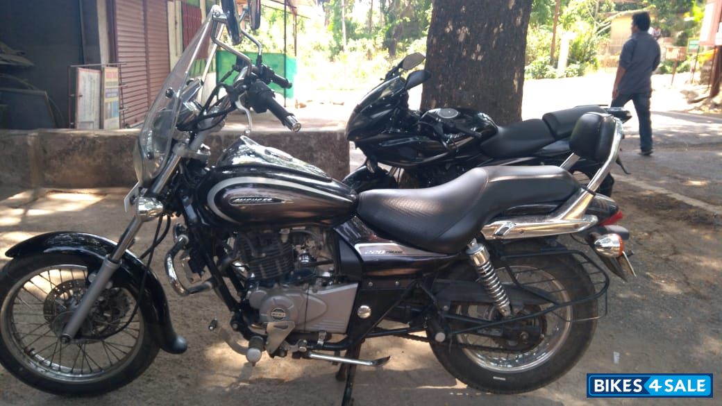 Bajaj Avenger Cruise 220 Bajaj Avenger Cruise 220