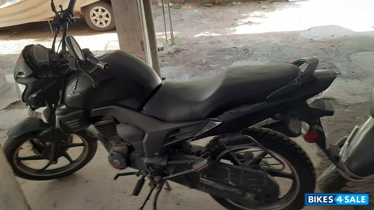 Black Honda CB Trigger Black Honda CB Trigger