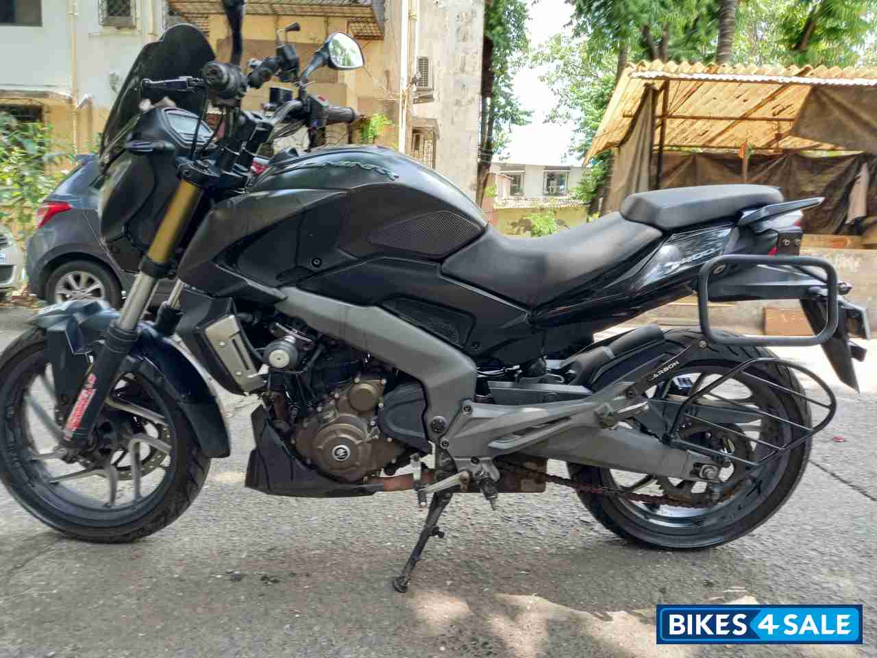 Matt Black Bajaj Dominar 400 Disc