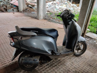 Silver Honda Aviator