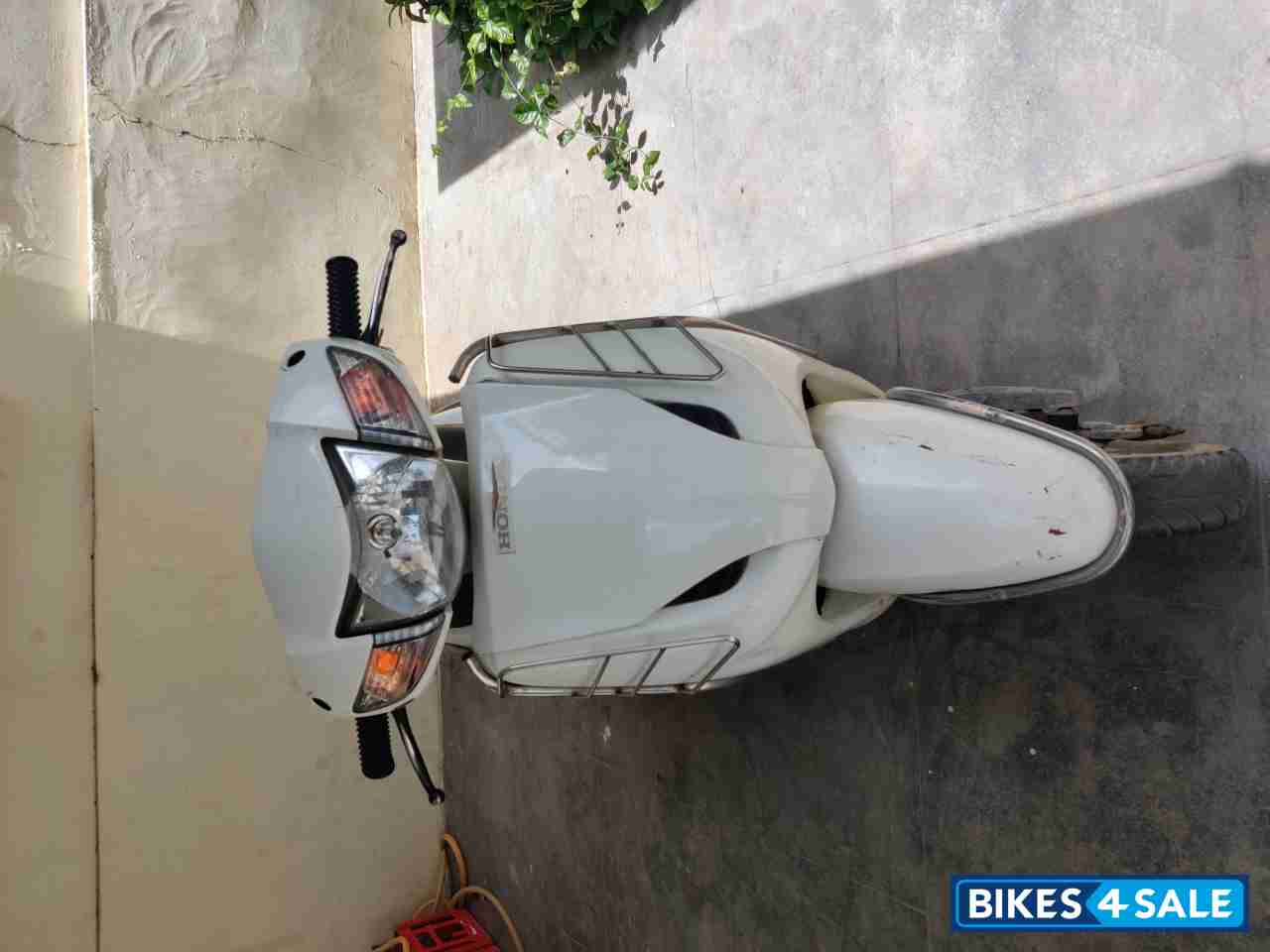 White Honda Activa