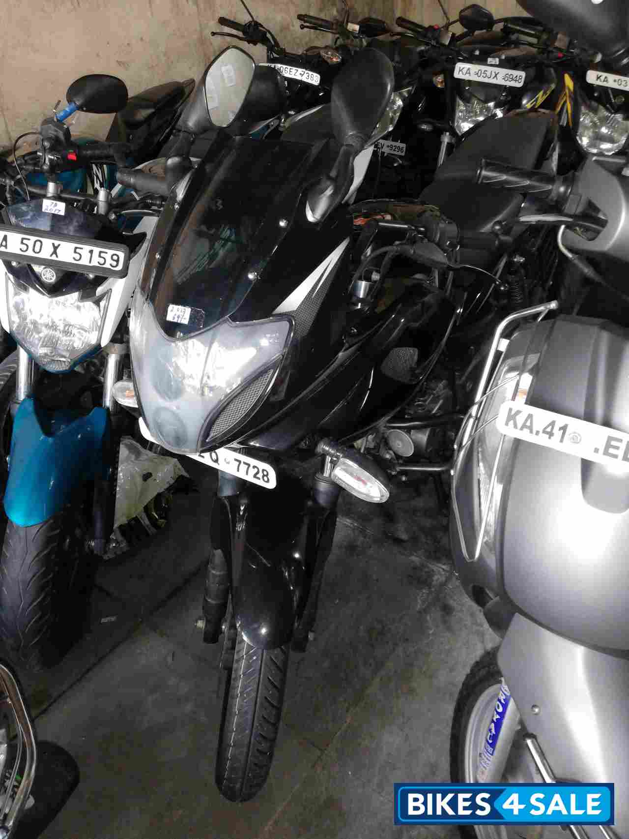 Bajaj Pulsar 220 DTSFi