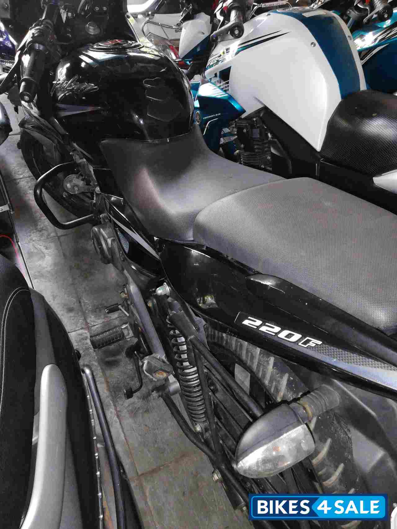 Bajaj Pulsar 220 DTSFi