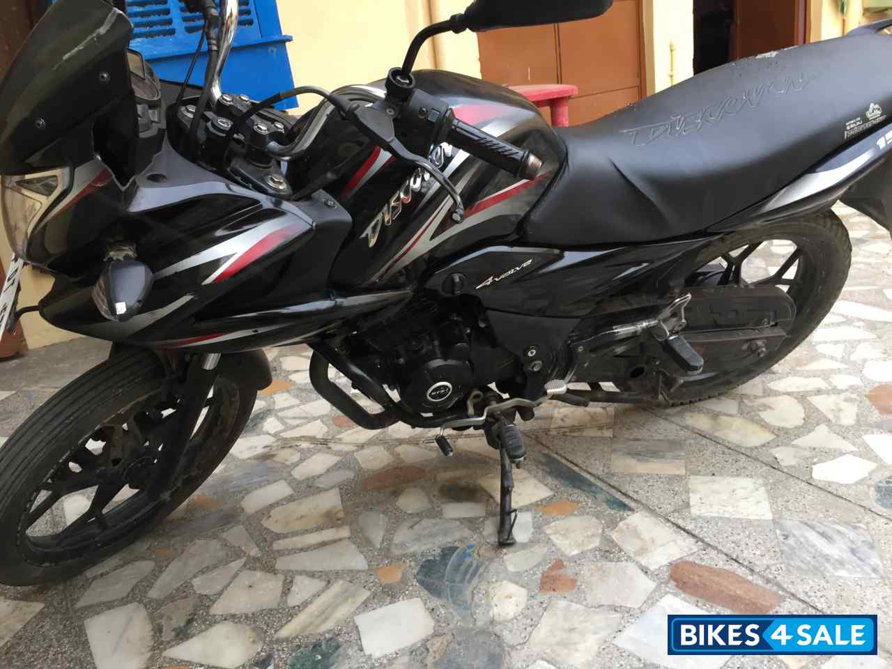 Black Red Bajaj Discover 150 F