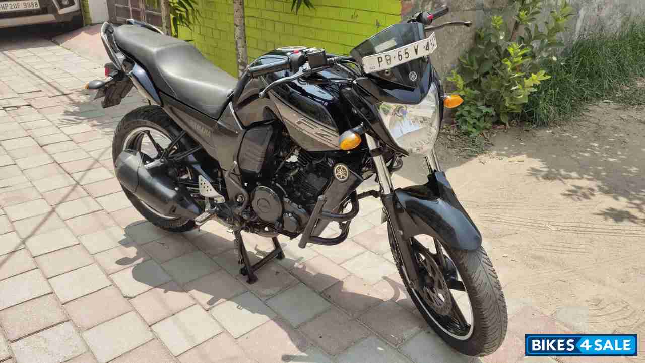 Black With Grey Graphics Yamaha FZ