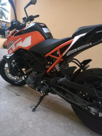 Orange KTM Duke 250