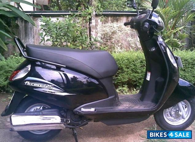 Black Suzuki Access 125