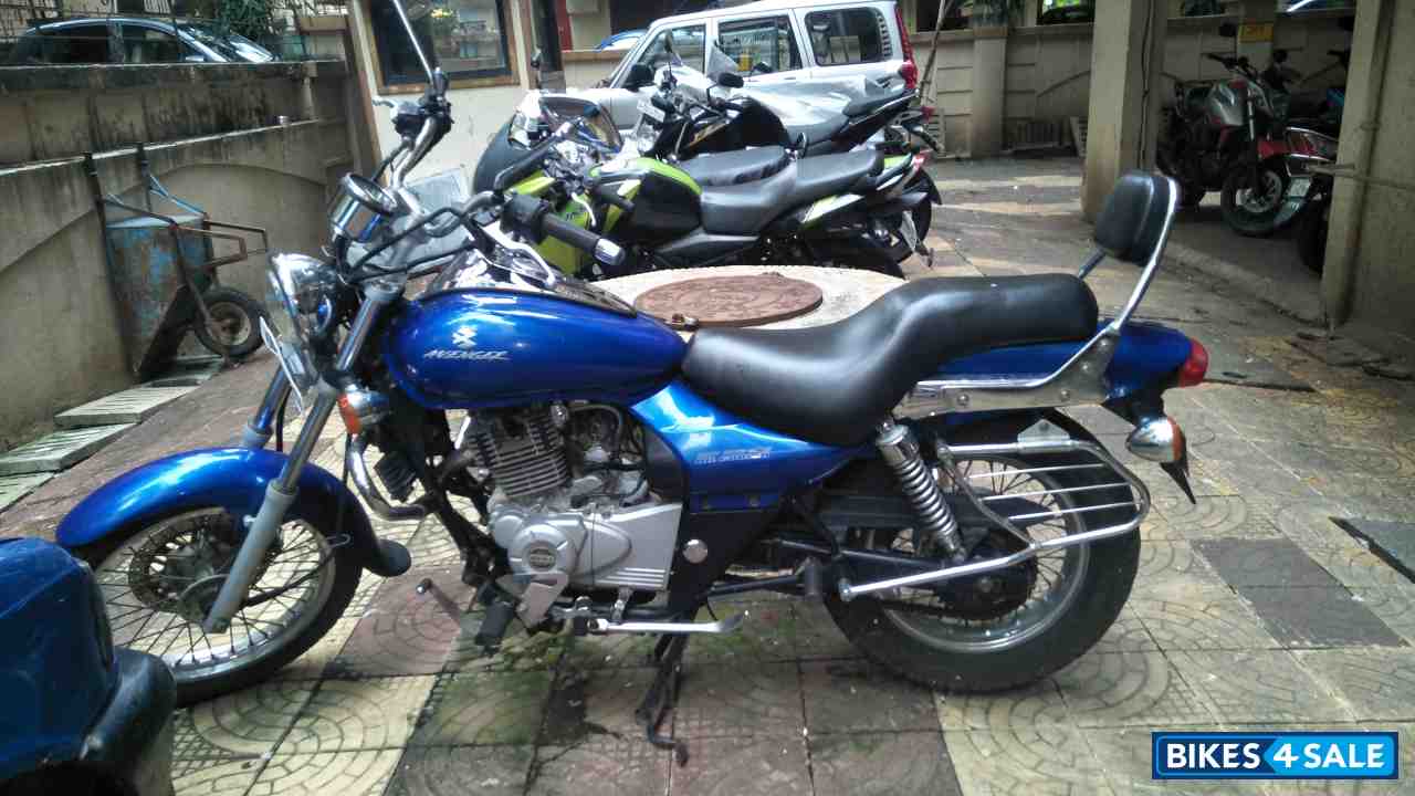 Bajaj Avenger 200 DTS-i