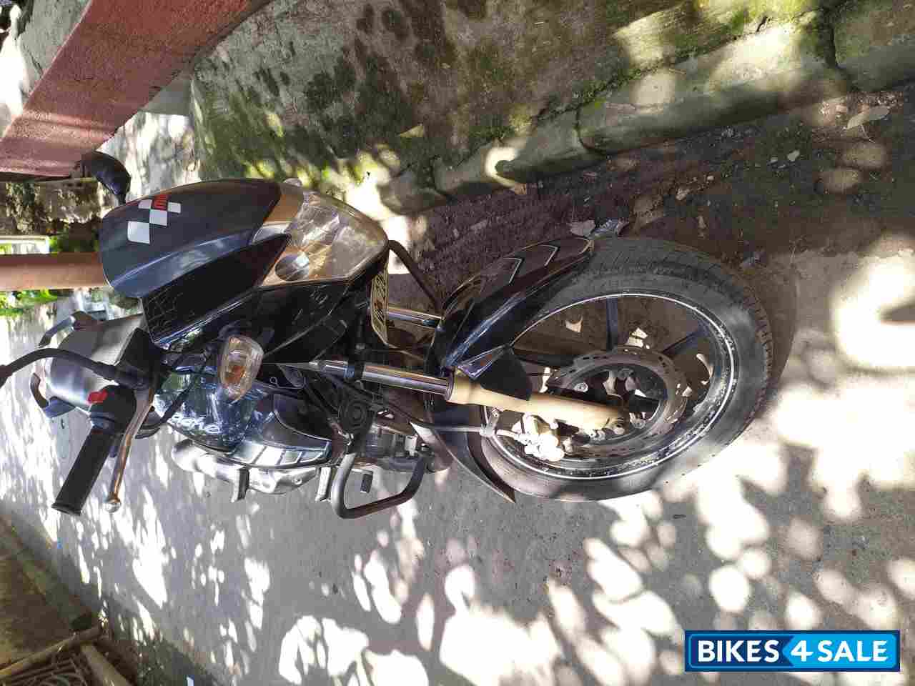 Black TVS Apache RTR 180