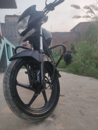 Black Honda Dream Yuga