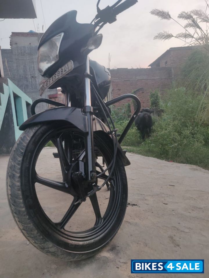 Black Honda Dream Yuga