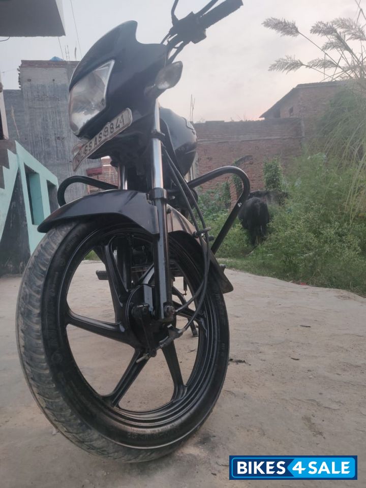 Black Honda Dream Yuga
