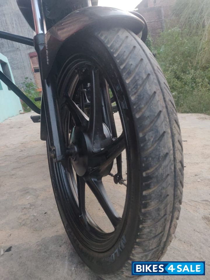 Black Honda Dream Yuga