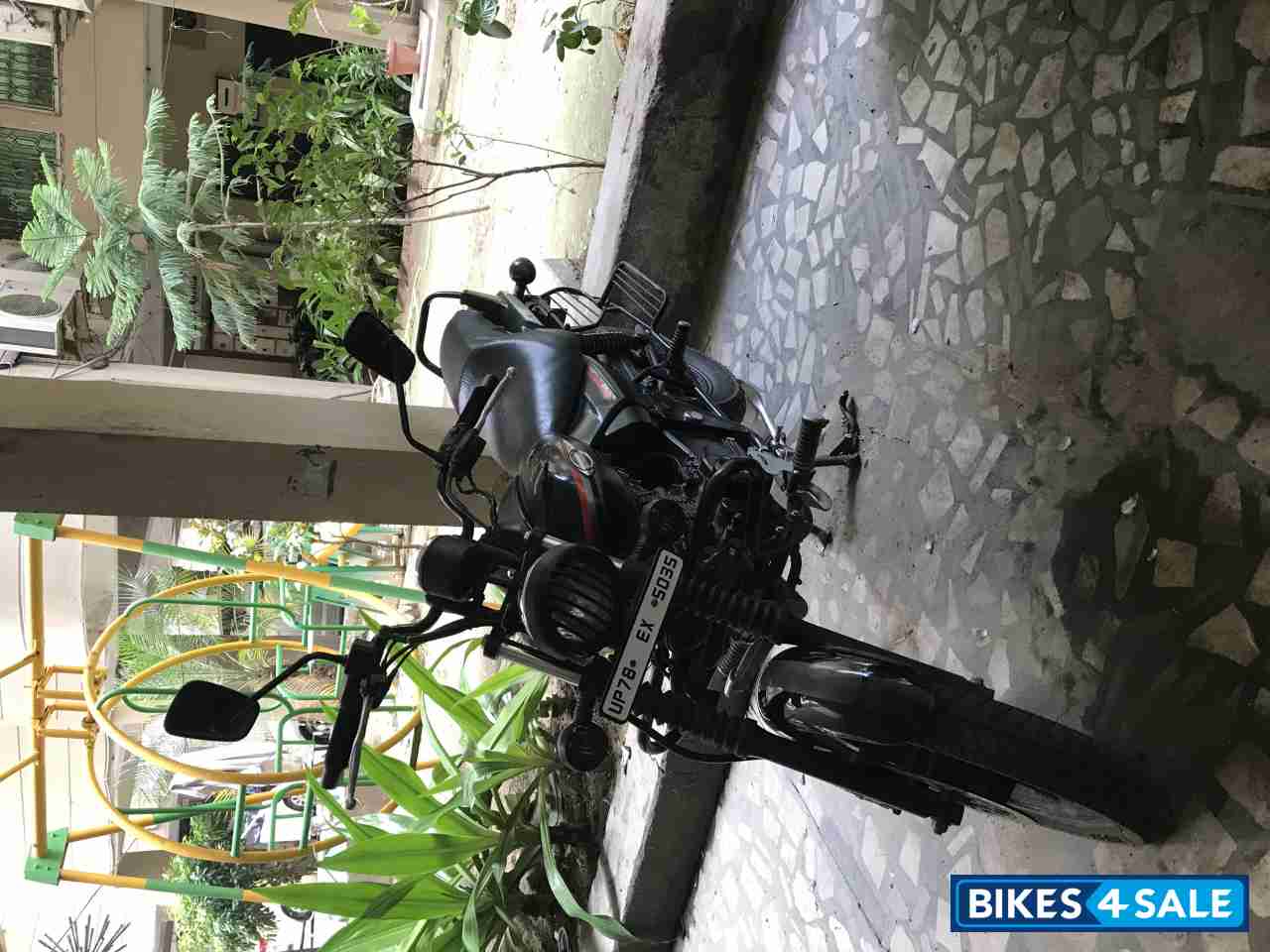 Bajaj Avenger Street 220