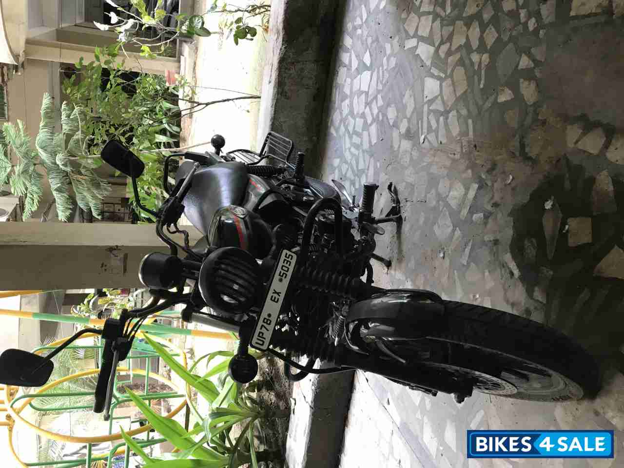 Bajaj Avenger Street 220