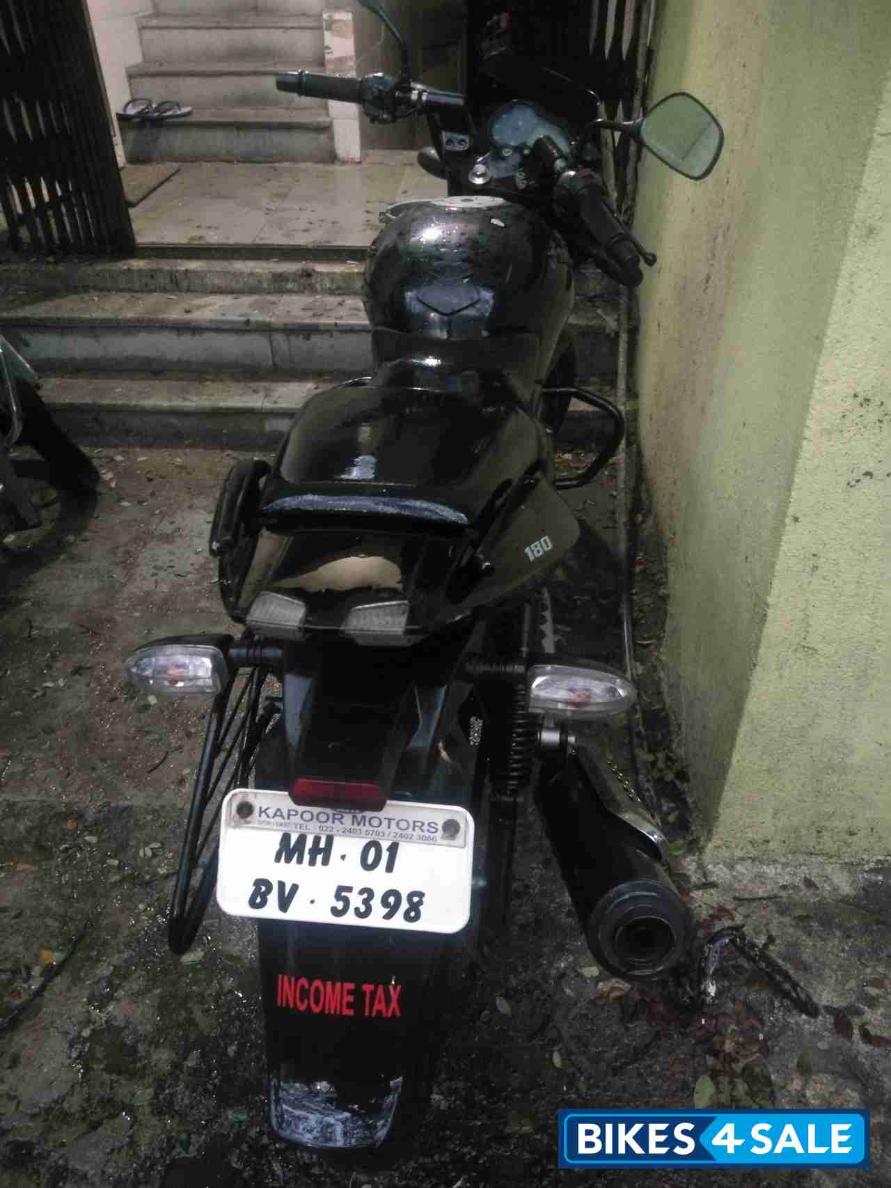 Black Bajaj Pulsar 180 DTSi