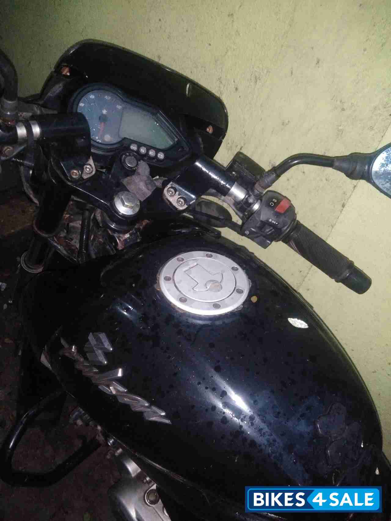 Black Bajaj Pulsar 180 DTSi