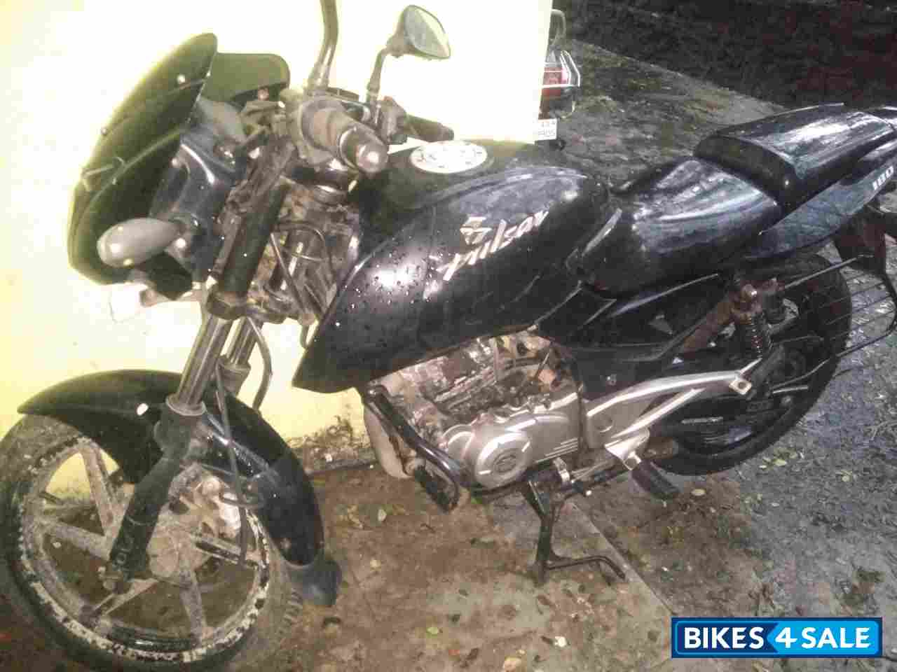 Black Bajaj Pulsar 180 DTSi