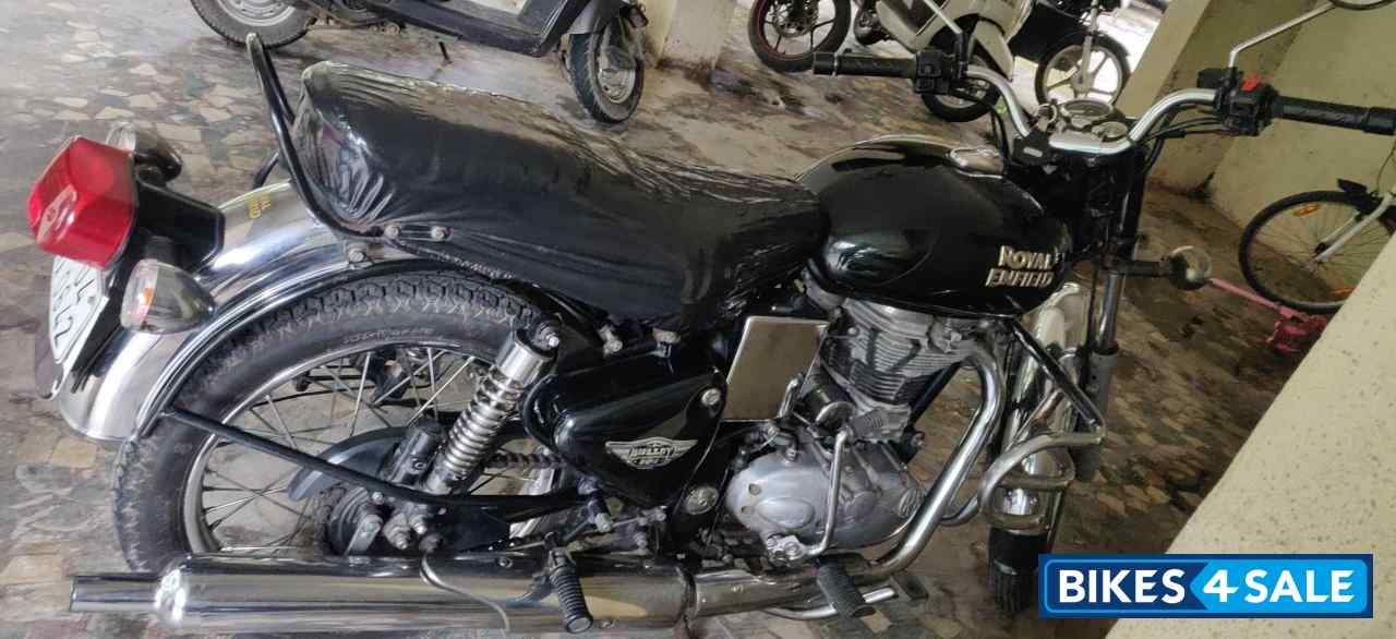 Magnetic Black Royal Enfield Bullet Electra