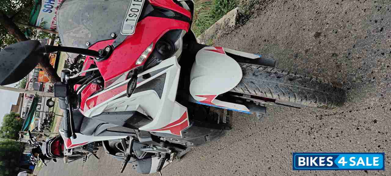 Racing Red Bajaj Pulsar RS 200 ABS Racing Red Bajaj Pulsar RS 200 ABS