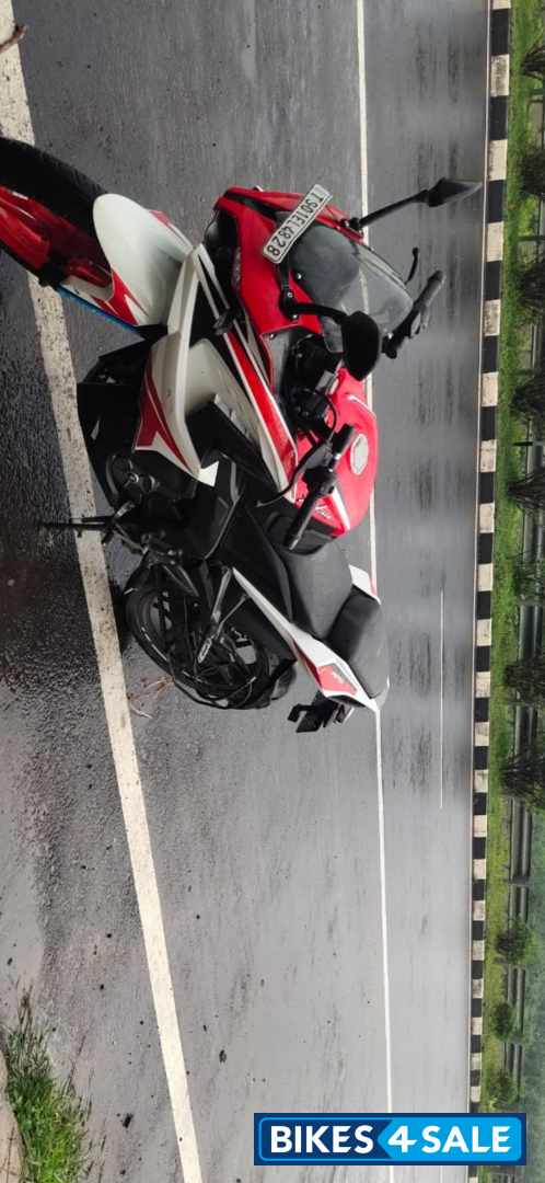 Racing Red Bajaj Pulsar RS 200 ABS Racing Red Bajaj Pulsar RS 200 ABS