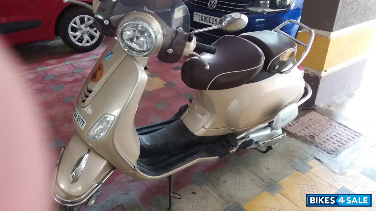 Vespa Elegante 150