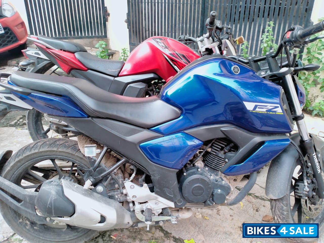 Blue Yamaha FZ-S FI V3