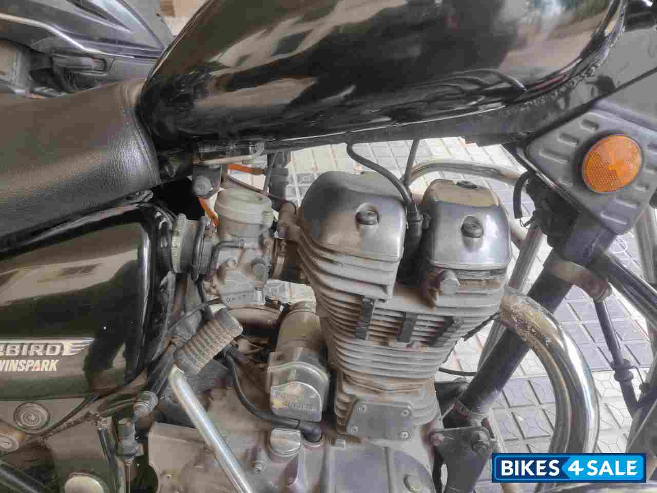 Black Royal Enfield Thunderbird TwinSpark 350