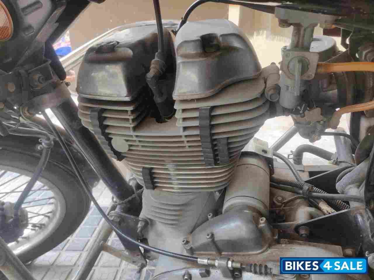 Black Royal Enfield Thunderbird TwinSpark 350